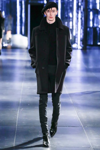Look 19